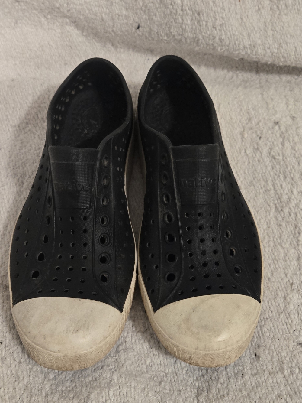 Native Jefferson Black White Slip-On Shoes Size 7 Fits 6